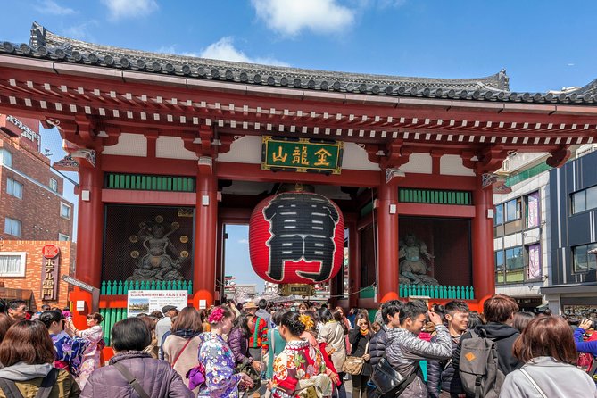 1-Day Tokyo Bus Tour - Lunch on a schedule: karaage and tofu, plus key dietary notes