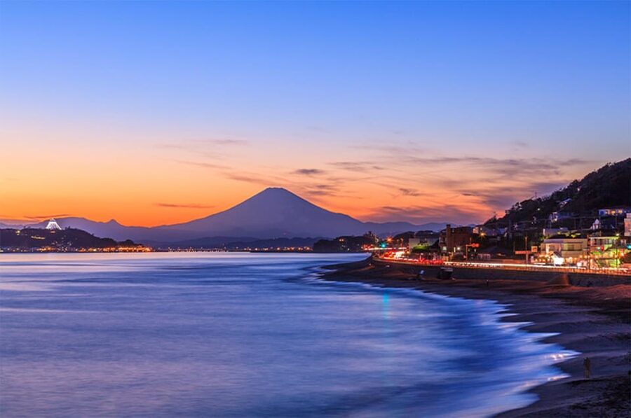 1-Day trip: Kamakura City (Enoshima/Shonan/Beach) - Old town energy at Tsurugaoka Hachimangu and Komachi-dori