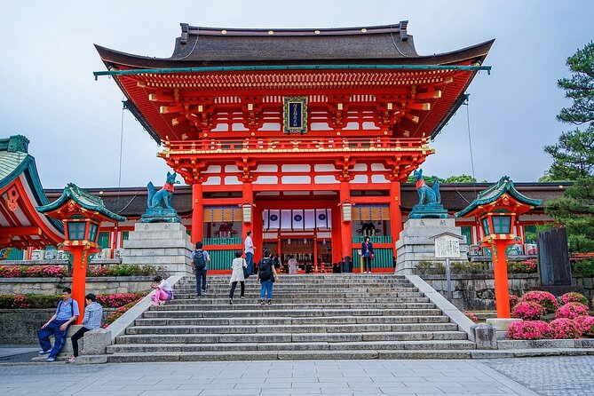 10-Day Private Tour with more than 60 Attractions in Japan - Day 8 Osaka: castle views plus Kuromon and Dotonbori