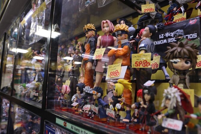 Akihabara Tour with Vintage Gaming Anime and Gachapon Experience - Akihabara Gachapon Hall: 500+ capsule machines and your included toy
