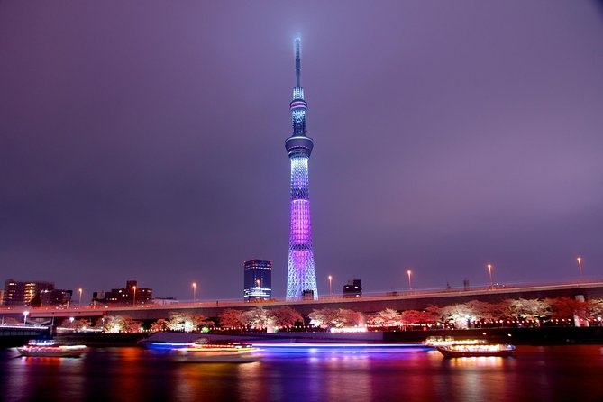 Asakusa: Culture exploring bar visits after history tour - A sake specialist as the finale: what the guide helps you order