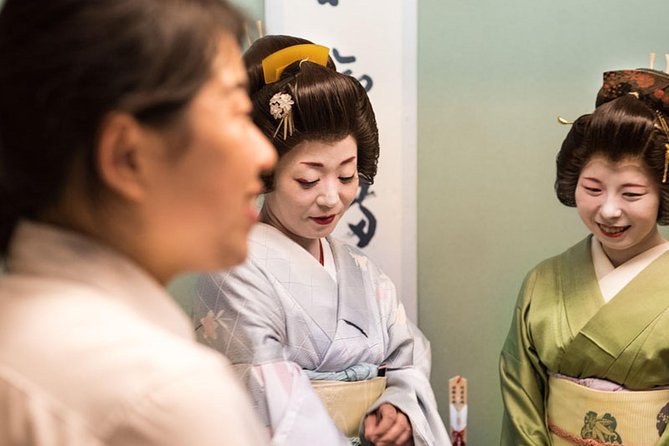 Authentic Geisha Performance with Dinner in Tokyo - Key things that make this Tokyo geisha dinner worth your night