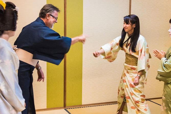 Authentic Geisha Performance with Dinner in Tokyo - Practical Tokyo notes: stairs, smoking, and finding Sansyūya