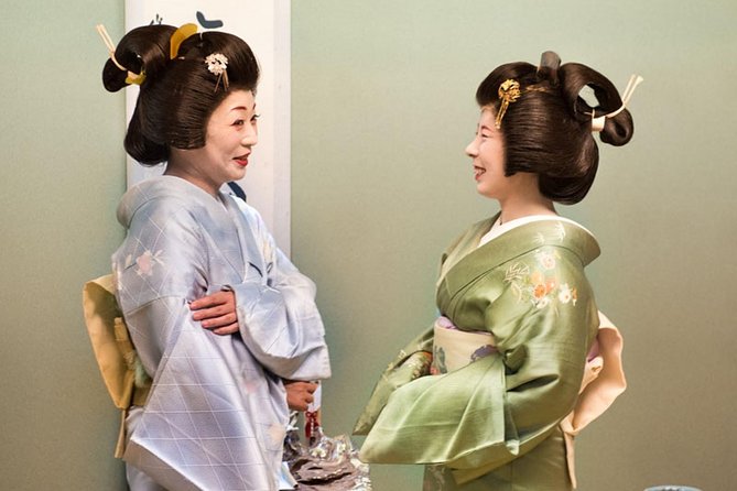 Authentic Geisha Performance with Dinner in Tokyo - Should you book this geisha dinner and performance in Tokyo?