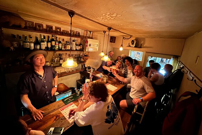 Bar Hopping Tour with a local Guide in Shinjuku - Meeting Point at UNIQLO Shinjuku West, Plus Pace and Comfort Tips