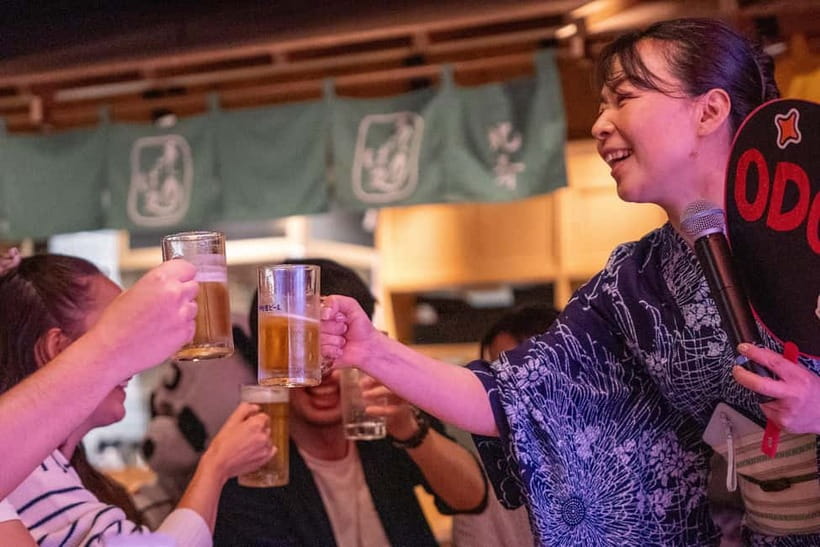Bon Dance IZAKAYA in Shinjuku, Tokyo - Bon Odori Timing (19:30-20:00) and Why the Short Show Works
