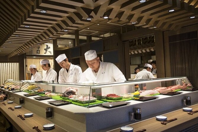 Complete Tuna Auction & Toyosu Fish Market Tour - Stop 2: the tuna auction, from inspection to the bluefin finish