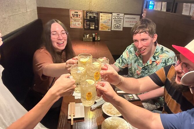 【Contemporary Culture】Bar Hopping I Always Visit in Shinjuku! - Meeting at UNIQLO Shinjuku West, then getting oriented fast