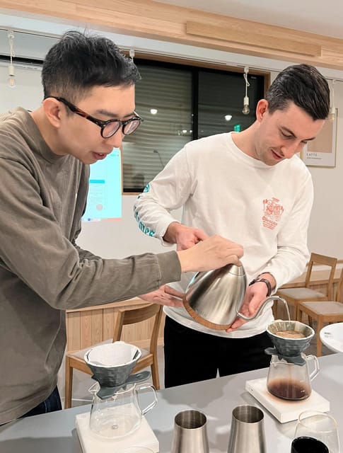 Discover Japanese Coffee Brewing Experience at Tokyo - Hand drip method: the technique you can repeat at home