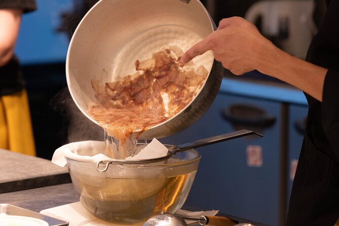 Discover Japanese Umami: Onigiri & Dashi Masterclass in Tokyo - Dashimaki tamago on a rectangular pan: technique you can repeat