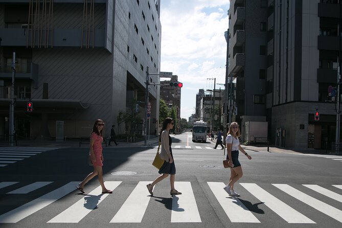 Discover Tokyo 3 Hour Customizable Private Walking Tour - Shinjuku in one slice, day or night options