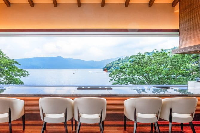 Do You Want to Try Skywalk? A New Way of Enjoying Hakone! - Hakone Shrine and Kuzuryu Shrine: classic faith with strong photo angles