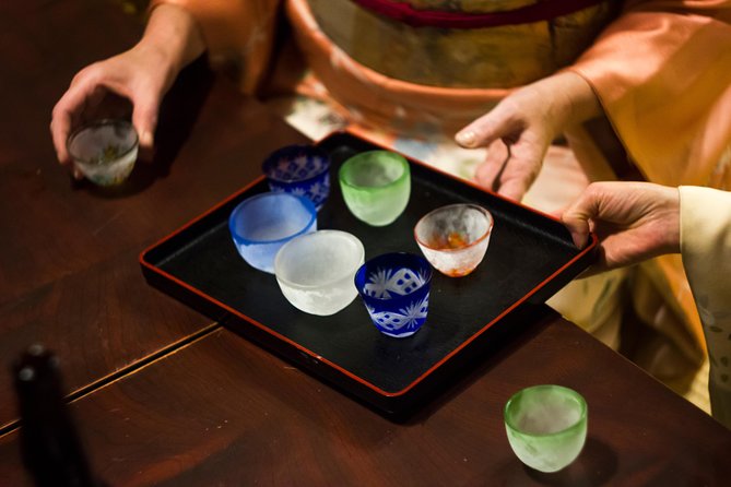 Drinks with Geisha - What You Are Really Buying in This Geisha-Drinks Experience