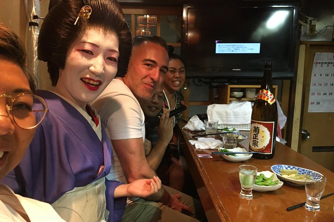 Drinks with Geisha - Inside the Teahouse: Conversation, Drinks, and Photo Time