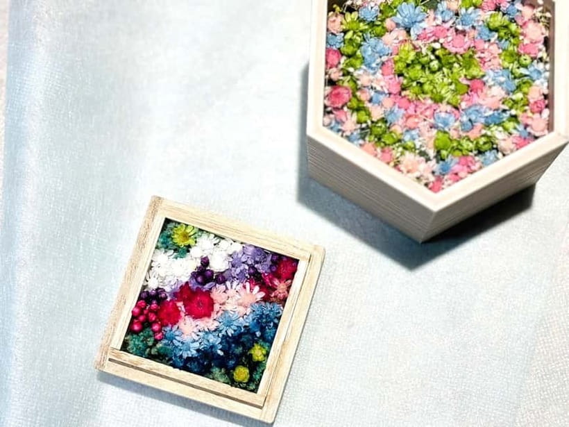 Experience Crafting a Flower-Adorned Mini Japanese Garden - Inside the spacious cafe: comfort matters