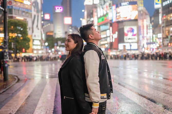 Experience Tokyo Through the Lens of a Local Artist - How the Hour Feels: Comfortable Coaching, Not Awkward Posing
