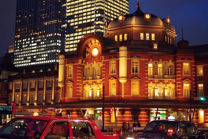 From the Imperial Palace to Odaiba : Time travel to Tokyo - A Tokyo Time Machine Route: Edo Castle Grounds to Odaiba