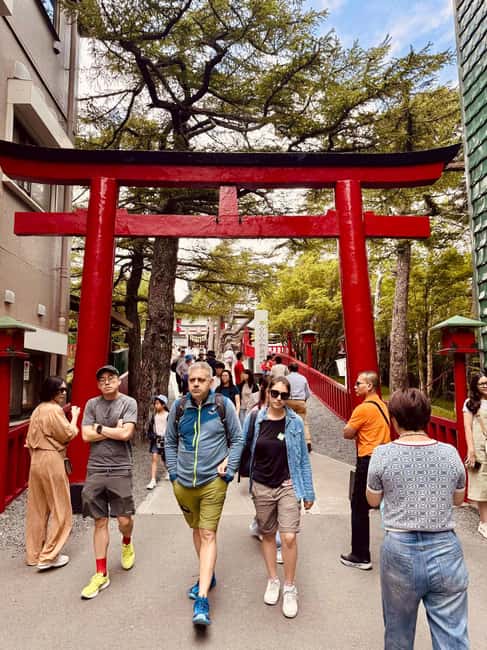 From Tokyo: Full-Day Mount Fuji Tour in English or Spanish - Arakurayama Sengen Park, the stair choice, and why it matters