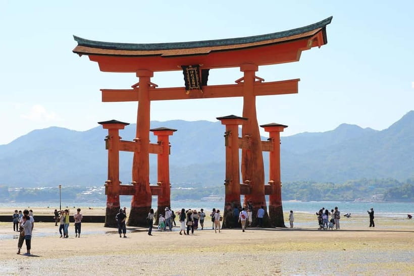From Tokyo: Hiroshima and Miyajima Day Trip by Bullet Train - Free Time on Miyajima: Streets, Oysters, Momiji Manju, and Deer
