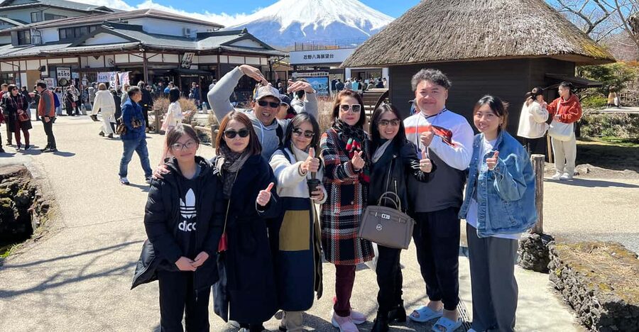 From Tokyo MOUNT FUJI and Lake Kawaguchi-ku Full Day Tour - Oshino Hakkai: eight snowmelt ponds and snacks you’ll actually remember