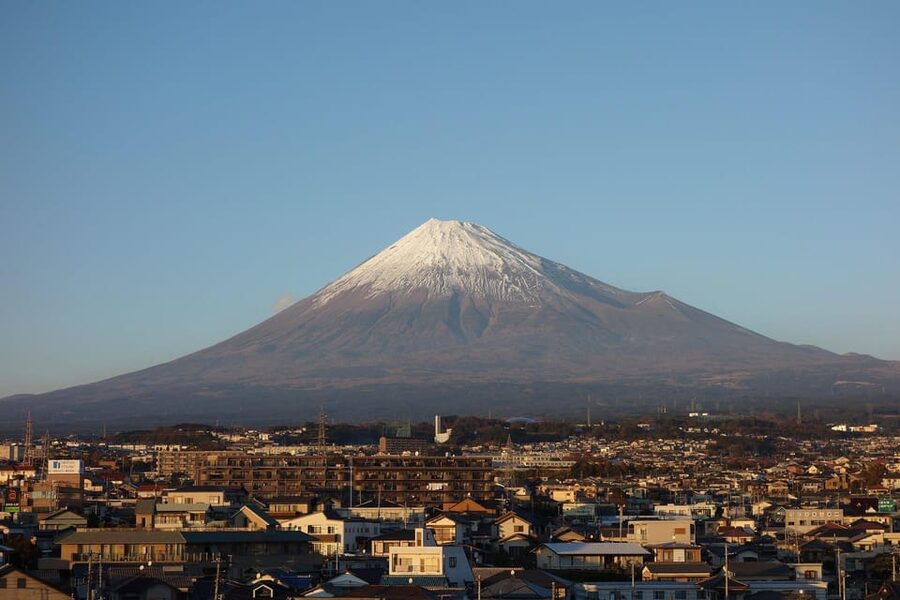 From Tokyo: Mount Fuji or Hakone+Gotemba Outlet Day Tour 10H - Stop by Stop: What Each Part of the Day Feels Like