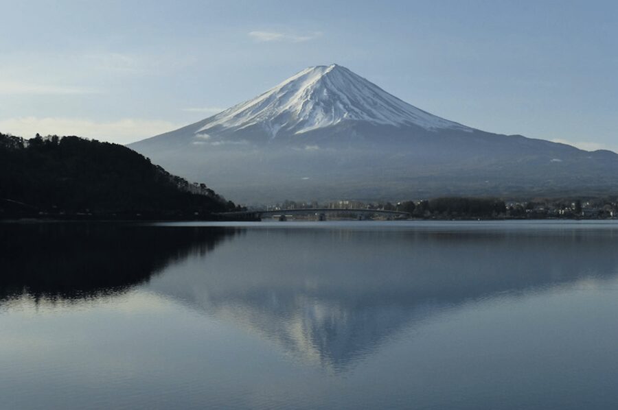 From Tokyo: Mt. Fuji, Hakone, Owakudani & Lake Ashi Bus Tour - Shinjuku Meetup at the LOVE Robert Indiana Statue