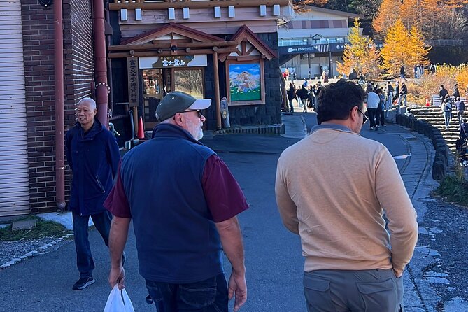 From Tokyo: Private Day Trip to Mount Fuji & Fuji Five lakes - Chureito Pagoda at Arakura Sengen Shrine: one of the classic shots