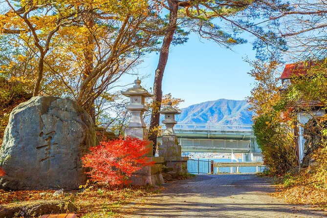 From Tokyo: Private Day Trip to Mount Fuji & Fuji Five lakes - Lake Kawaguchiko and the included boat cruise