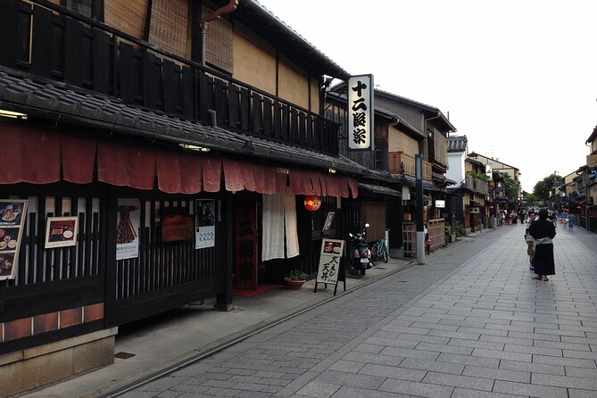 From Tokyo to Kyoto and Nara: A Captivating Full-Day Private Tour - Lunch at Kyoto Station’s Porta Dining: The Smart Reset Point