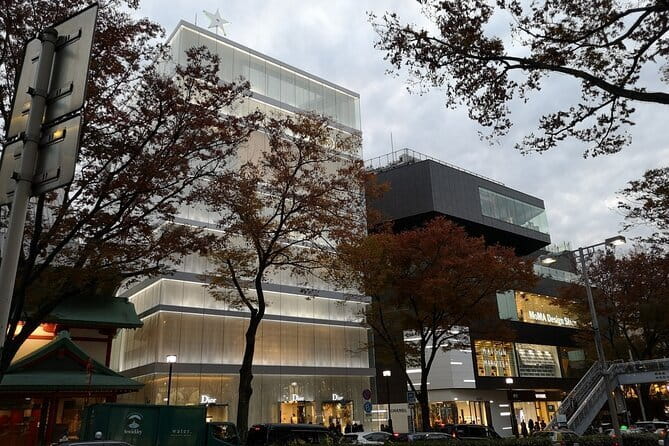 From Tokyo: Top 5 Scenic Spots of Mount Fuji Full-Day Tour - Hikawa Clock Shop: the small-town Fuji photo angle