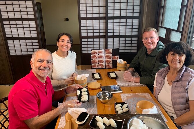 Fujisan Sushi Making Lesson - What you learn: Nigiri-sushi, sushi rolls, and etiquette