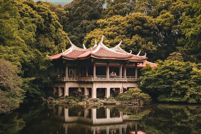 Hakone and Mt. Fuji Day Trip with Private Vehicle - Lake Ashinoko: the quiet part before the volcanic views