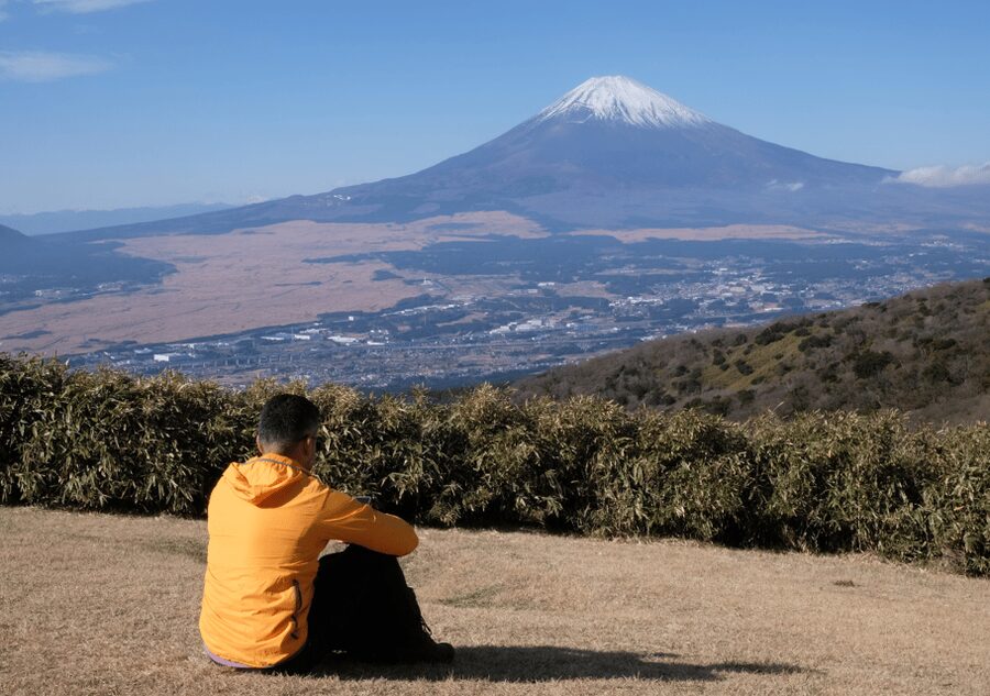 Hakone: Traverse the Hakone Caldera and Enjoy Onsen - Getting Started at Hakone-Yumoto Station, Then Riding to the Trail