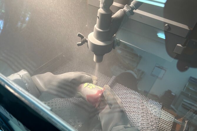 Handmade Japanese Glass Art Sandblasting Workshop in Tokyo - Who Should Book This Sandblasting Class in Tokyo