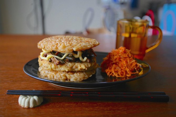 Hands-on Japanese Cooking in a Shinjuku Home Kitchen with Satoru - From JR Shinjuku Station to a home kitchen: the vibe check