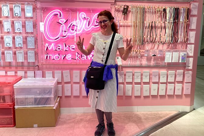Harajuku Private Tour: Kawaii Fashion & Animal Cafe Included - Cafe Reissue and 3D latte art, what you should prepare