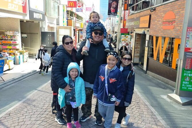 Ikebukuro Anime and Game Culture Experience Tour - Gashapon Ikebukuro Sohonten: the 3,000-machine souvenir hunt