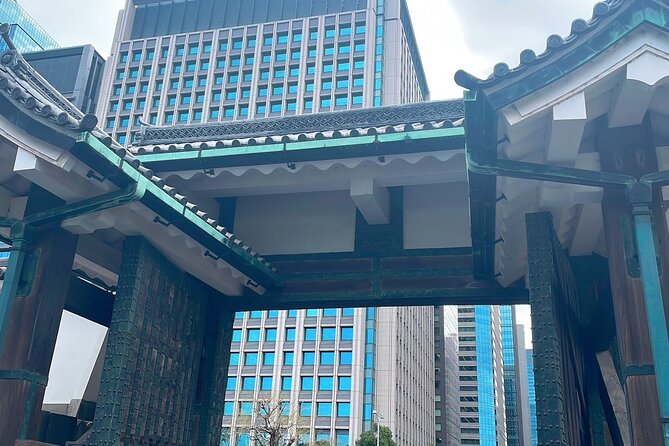 Imperial Palace to Tokyo Station Historical Walking Tour - Edo Castle takehashi gomon ruins and Fujimi-yagura, reading the city’s military side