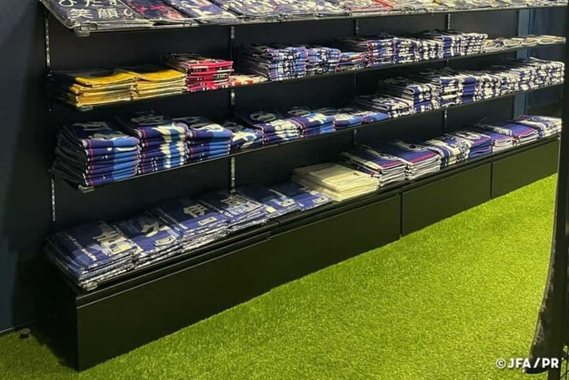 Japan Football Association museum tour at 「blue-ing!」 - The cafe and bar area, plus your included drink
