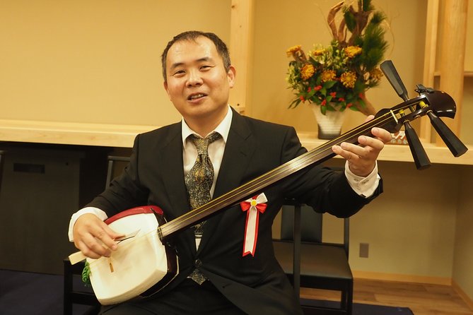 Japanaese tradtional Tsugaru Shamisen music lesson in Tokyo - Why the Tsugaru Shamisen Lesson Works So Well in Tokyo