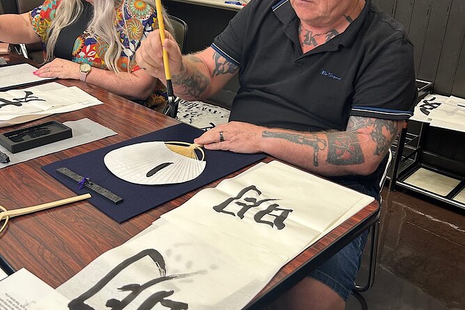 Japanese Calligraphy Class in Yokohama with Tea and Sweets - How the class helps you handle the brush and shape kanji strokes
