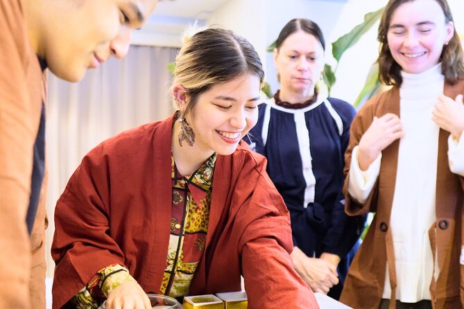 Japanese flower arranging (Ikebana) Experience/Workshop in Tokyo - Is This “Rules-Free” Ikebana or a Hidden Test?