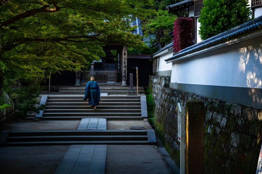 Kamakura: A Journey Through Medieval Japan - Tokei-ji: a short stop with a specific spiritual focus