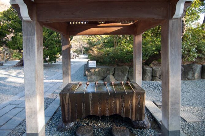 Kamakura Private Tour Great Buddha & Enoshima with English guide - Tsurugaoka Hachimangu plus Hokoku-ji bamboo: the calm middle of the day