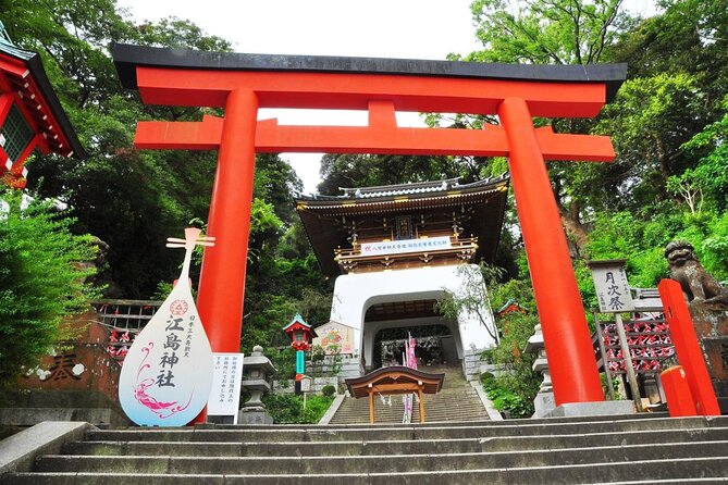Kamakura Private Tour Great Buddha & Enoshima with English guide - Yokohama Chinatown and Sankeien Garden: two very different endings