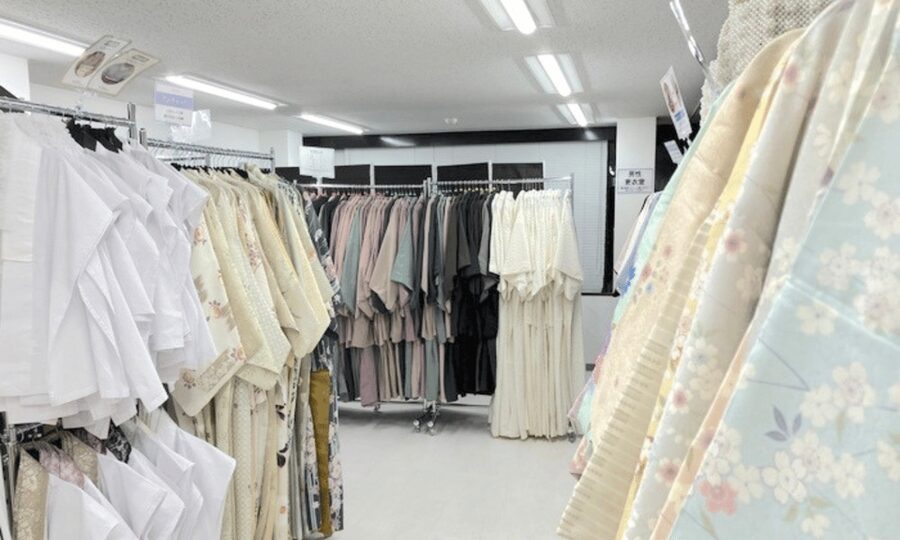 Kanagawa: Kimono Rental in Kamakura Provided by RikaWafuku - Dressing and Luggage: Leaving the Heavy Stuff Behind