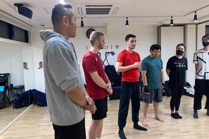 Kickboxing & Body Training with EX-Pro Fighter - Your 1-hour plan, step by step (what you will do)