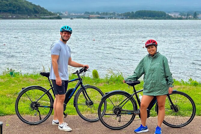Lake Kawaguchi Explorer: E-Bike Guided Tour - Ubuyagasaki: the quick stop with a big visual payoff