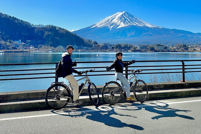 Lake Kawaguchi Explorer: E-Bike Guided Tour - The first hour: riding Lake Kawaguchiko’s cycling road like a local