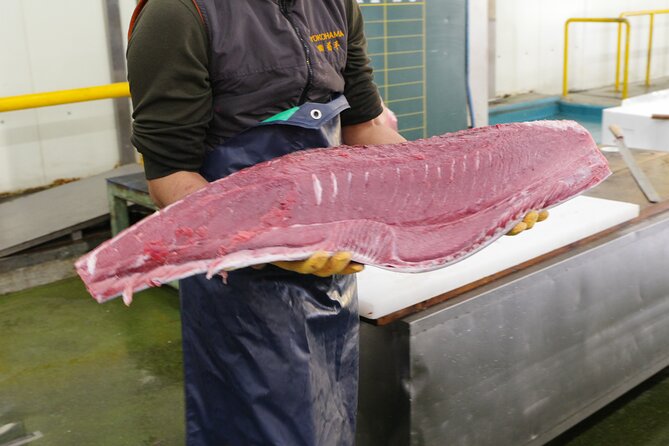 Learn Sushi-grade fish with a licensed guide @Yokohama fishmarket - Quizzes and market chatter that keep you paying attention